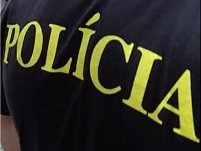 Com pedaço de pau, mulher ameaça atual de ex em Aquidauana