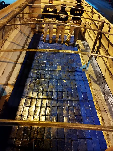 PRF apreende 426 kg de cocaína em Dourados