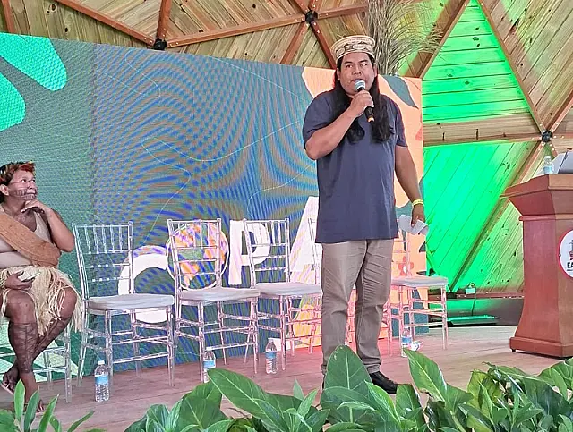 Indígena Terena de Nioaque leva pesquisa sobre Cerrado para centro científico de referência mundial