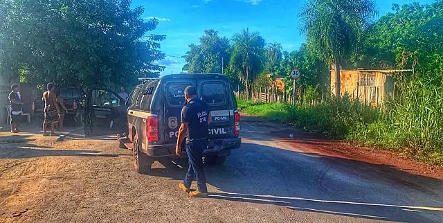 Homem é preso com 1kg de cocaína em casa