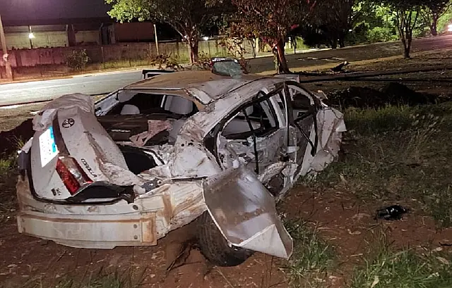 Mulher perde um olho após carro capotar em Campo Grande