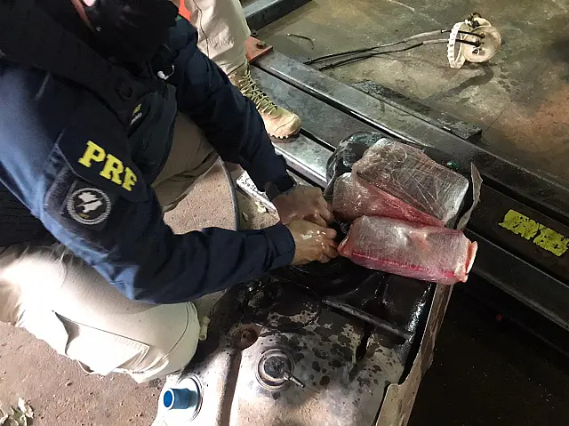 PRF apreende 85 quilos de pasta base de cocaína em Anastácio
