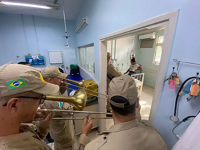 Músicos dos Bombeiros realizam projeto social na Santa Casa de Corumbá