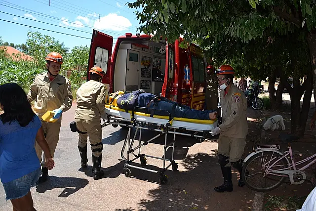 Motociclista e criança de sete anos ficam feridos durante acidente em Aquidauana