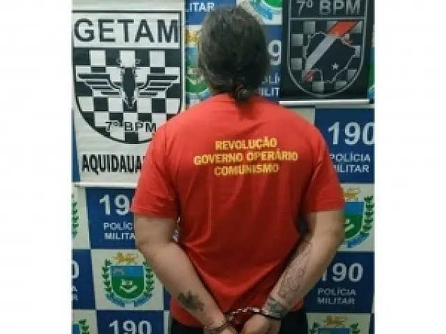 Preso duas vezes em 15h, professor paga fiança de R$ 1 mil para ficar livre