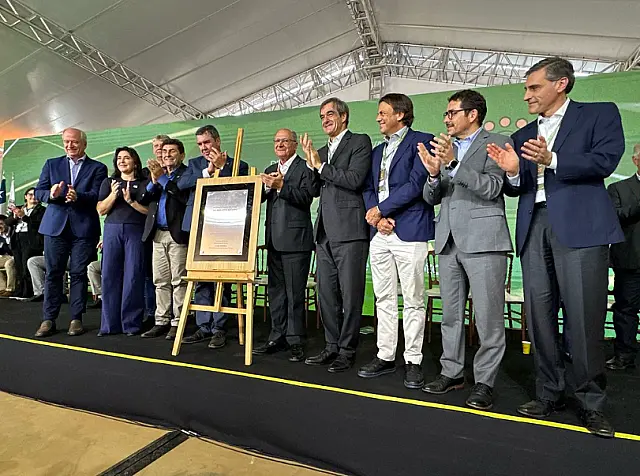 Arauco inicia construção da maior fábrica de celulose do mundo