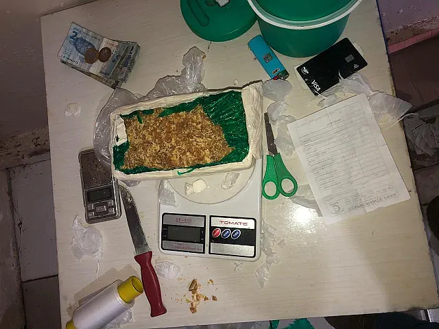 Jovem é preso por tráfico de drogas em açougue de Coxim