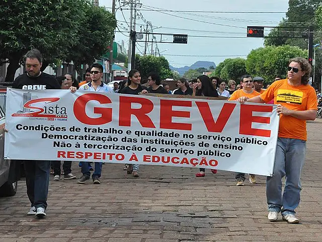 Comando de Greve da UFMS faz mobilização em Aquidauana