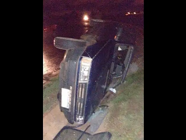 Carro capota e deixa duas mulheres feridas em Anastácio