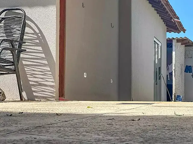 Casal é morto a tiros dentro de casa e ex-marido é suspeito