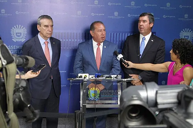 ALEMS recebe aposentados e avalia pauta sobre Previdência