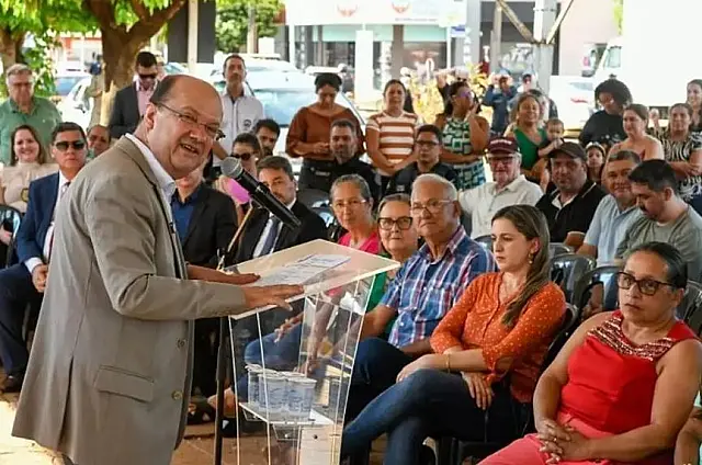 Governador em exercício inaugura reformas de escolas em Corumbá