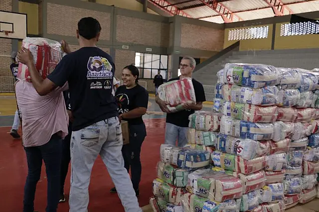 Anastácio realiza entrega do Programa Cesta Solidária