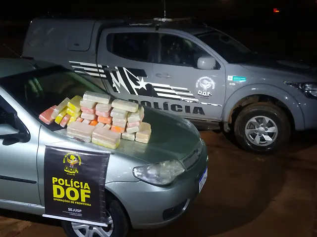 Veículo com pasta base de cocaína foi apreendido pelo DOF