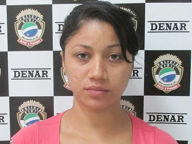 Denar prende mulher por tráfico de drogas