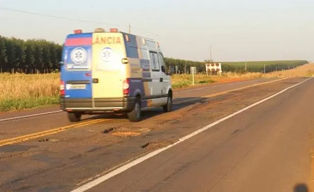 Duas pessoas morrem em colisão frontal entre carros na BR-262