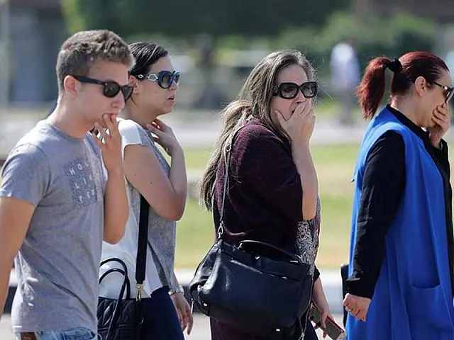 Avião da EgyptAir que sumiu a caminho do Egito caiu, diz Hollande