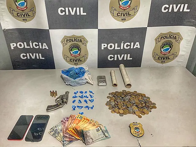 Polícia Civil fecha boca de fumo e prende três suspeitos de tráfico