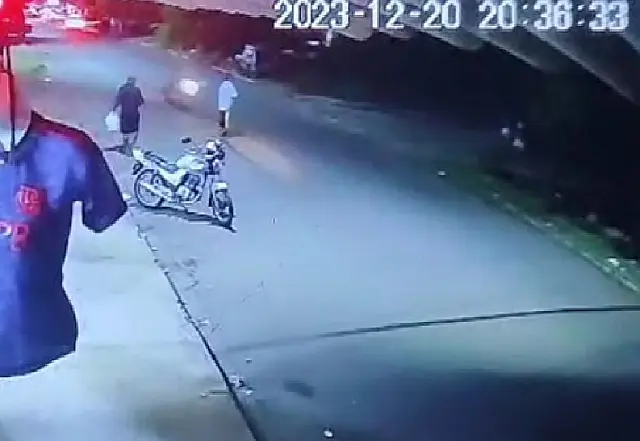 Idoso fratura perna após ser atingido por moto em Corumbá