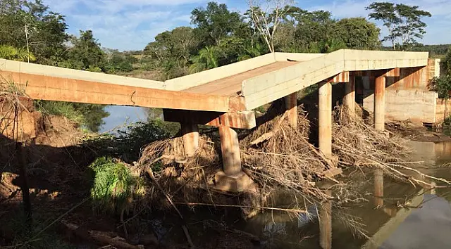 A pedido da Agesul, laudo constata falhas na ponte que caiu em Jardim