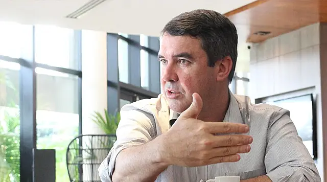 Em entrevista internacional, Eduardo Riedel fala sobre interesse da China com agronegócio e turismo local