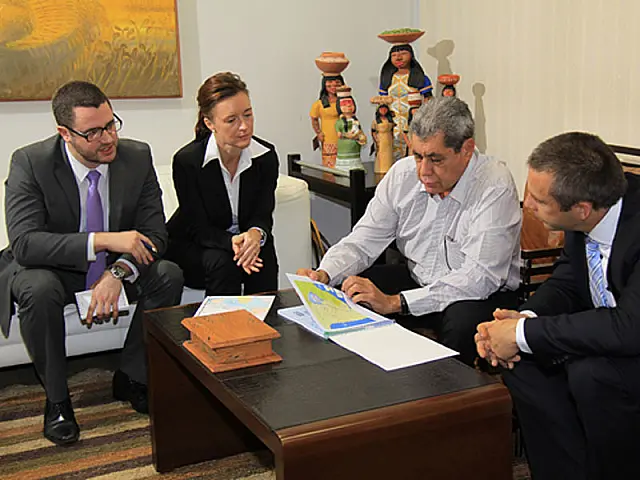 Governador apresenta infraestrutura logística do Estado para empresa norueguesa de biofertilizantes