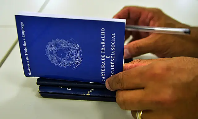 Novos prazos para licença-paternidade valem a partir de 2027; entenda