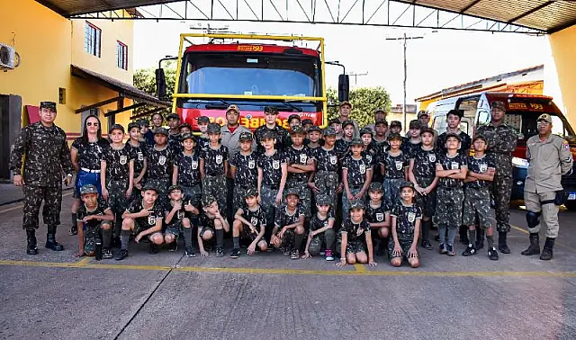 Pelotão Esperança visita sede do Corpo de Bombeiros de Aquidauana