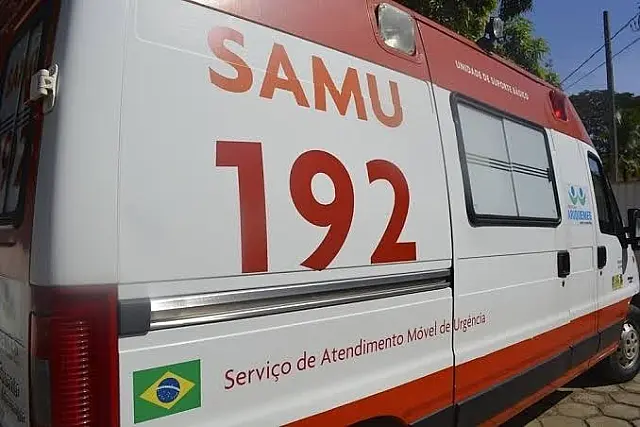 Na Duque Caxias motociclista fica ferido ao colidir com veículo