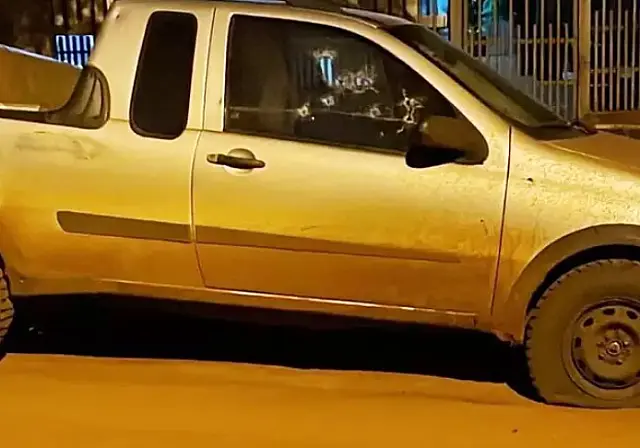 Homem é surpreendido por trio e morto a tiros
