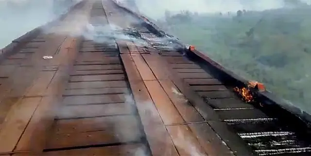 Ponte em Corumbá é atingida por fogo e trânsito fica interditado
