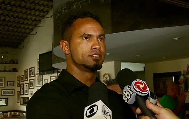 Empresa rompe contrato com time que contratou goleiro Bruno