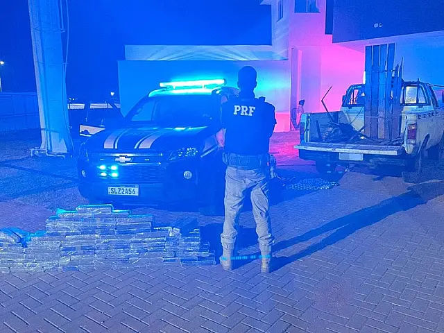 Maconha é encontrada em fundo falso de caminhonete na BR-158 de Brasilândia