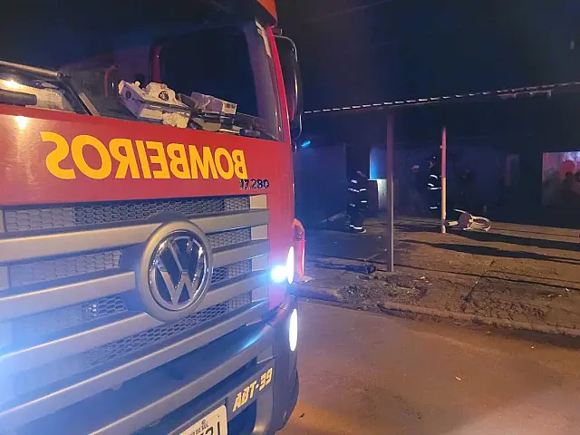 Lanchonete pega fogo em Anastácio