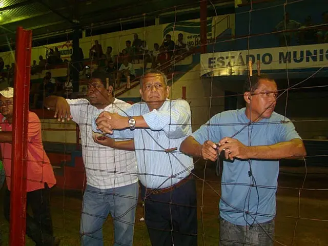 Vereadores prestigiam amistoso do Azulão