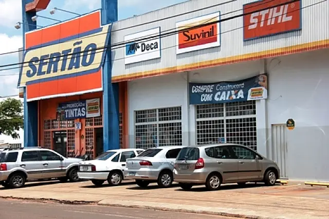Assaltantes mascarados levam R$ 16,3 mil de loja em Campo Grande