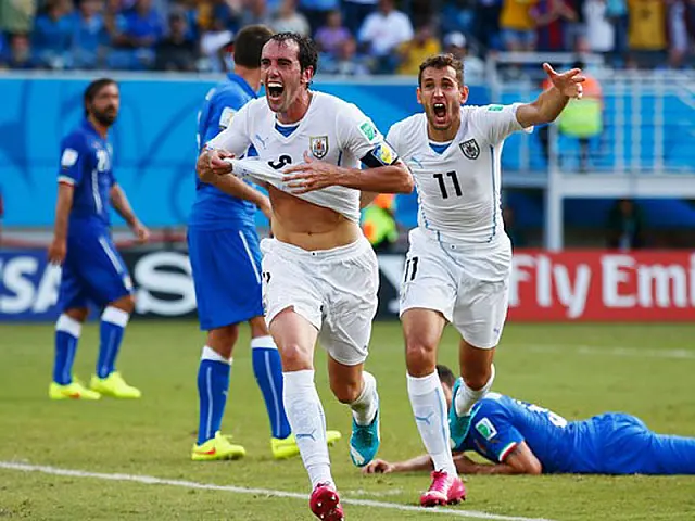 Uruguai vence, vai às oitavas e elimina Itália da Copa do Mundo