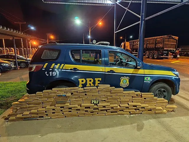 Caminhoneiro é preso com 305 kg de maconha em São Gabriel do Oeste