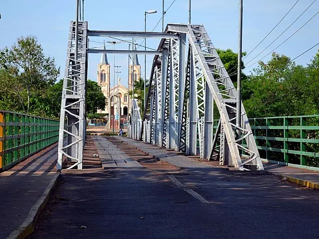 MISTÉRIOS DA PONTE VELHA