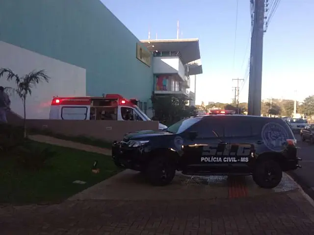 Homem é morto a tiros dentro de sala de cinema cheia de crianças