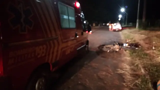 Carro capota com 4 pessoas da mesma família na BR-262 e três ficam feridas