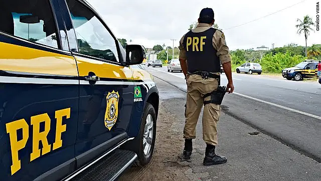 Condutor busca moto apreendida em blitz e descobre que aliança sumiu do molho de chaves