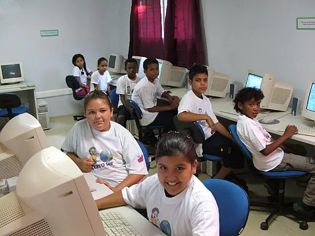 Banda larga chega a todas as escolas públicas do país