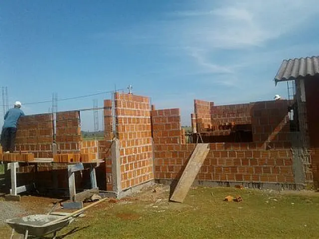 Acordo inédito permite construção de escola em área ocupada por indígenas em MS