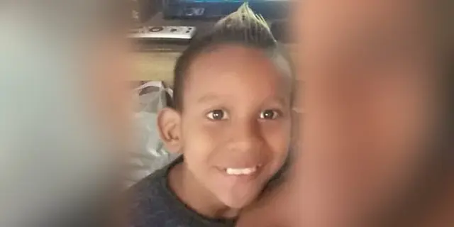 Menino de 11 anos sai para ir à padaria e desaparece