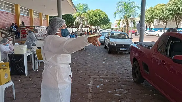 Começa vacinação para pessoas a partir de 19 anos
