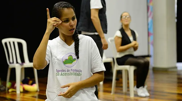 Mais acessibilidade, servidores da Funtrab serão qualificados em Libras