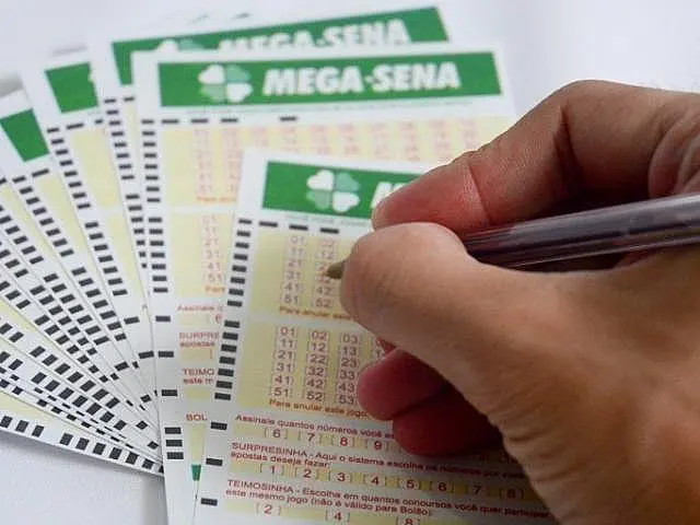 Mega-Sena acumula e pode sortear até R$ 22 milhões neste sábado