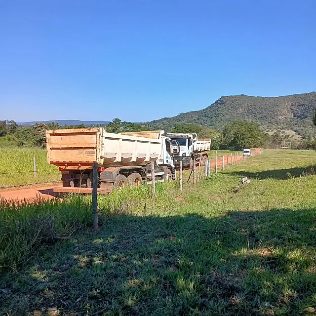 Manutenção de estradas rurais reforça acesso às Furnas dos Baianos