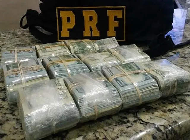 Uruguaio é preso ao tentar subornar PRF com quase um milhão
